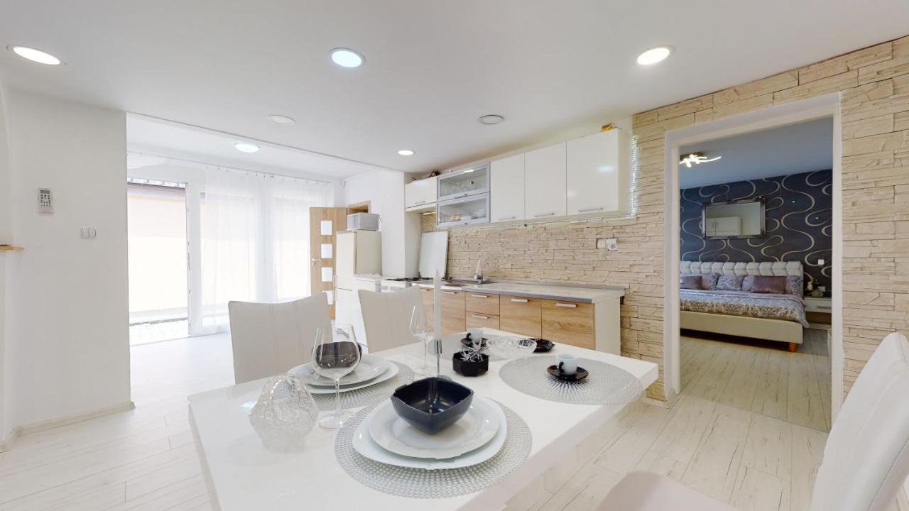 הוילה Alia House With Garden In Piestany מראה חיצוני תמונה