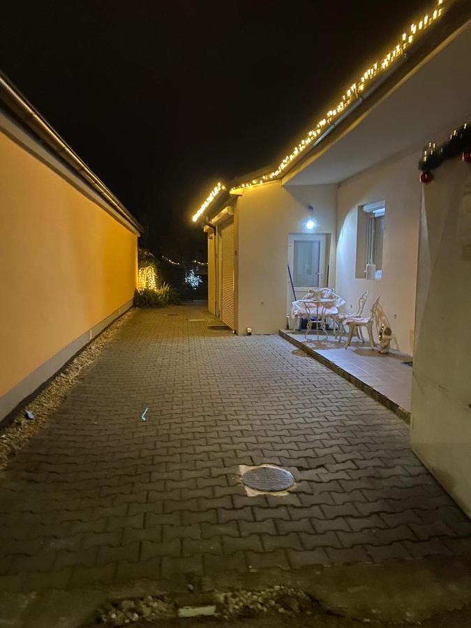 הוילה Alia House With Garden In Piestany מראה חיצוני תמונה